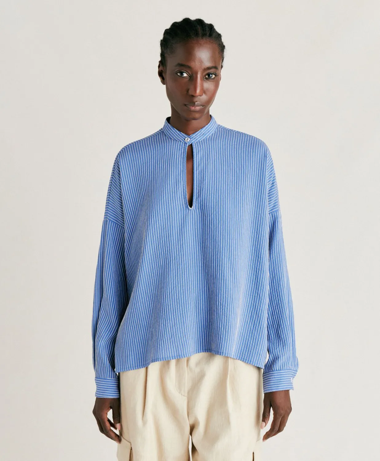 Discount Blouse En Viscose De Soie Rayee Zoe - Bleu Clair/Creme Femmes Chemisiers Et Chemises